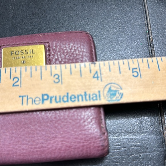 Fossil Burgundy‎ Wallet - Picture 6 of 6